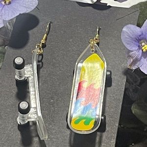 Skate board earrings 🛹